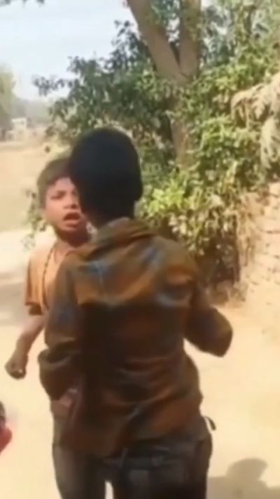 Gaddari Karta Hai Indian Kids Fighting Meme Download